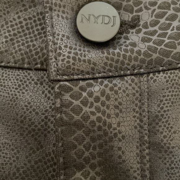 BNWT NYDJ Ami Skinny Ponte Pants in Raceway Snake . Size 4 - Picture 9 of 11